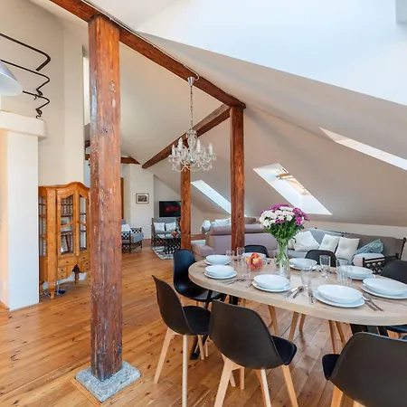Apartament Stylish 2-level Near The National Theatre Praga